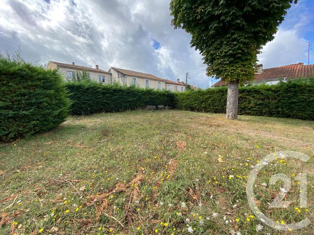 Afficher la photo en grand terrain à vendre - 603.0 m2 - ANGOULEME - 16 - POITOU-CHARENTES - Century 21 Aloha Immobilier