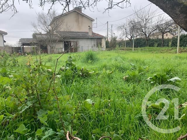 Afficher la photo en grand terrain à vendre - 426.0 m2 - FLEAC - 16 - POITOU-CHARENTES - Century 21 Aloha Immobilier