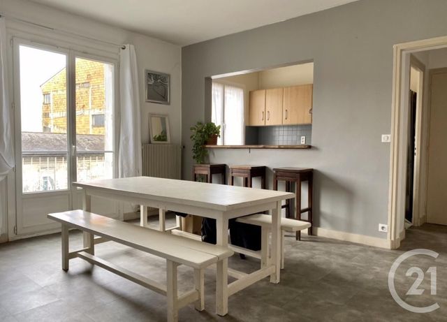 Afficher la photo en grand Appartement F3 à vendre - 3 pièces - 77.4 m2 - ANGOULEME - 16 - POITOU-CHARENTES - Century 21 Aloha Immobilier