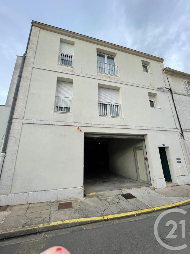 Afficher la photo en grand immeuble à vendre - 370.0 m2 - ANGOULEME - 16 - POITOU-CHARENTES - Century 21 Aloha Immobilier