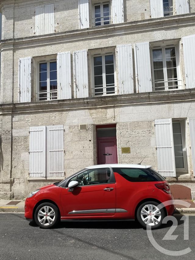 Appartement F2 à louer - 2 pièces - 37.0 m2 - ANGOULEME - 16 - POITOU-CHARENTES - Century 21 Aloha Immobilier Appartement F2 à louer - 2 pièces - 37.0 m2 - ANGOULEME - 16 - POITOU-CHARENTES - Century 21 Aloha Immobilier