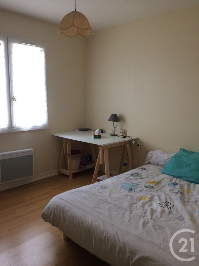 Appartement F2 à louer - 2 pièces - 30.0 m2 - ST MICHEL - 16 - POITOU-CHARENTES - Century 21 Aloha Immobilier Appartement F2 à louer - 2 pièces - 30.0 m2 - ST MICHEL - 16 - POITOU-CHARENTES - Century 21 Aloha Immobilier