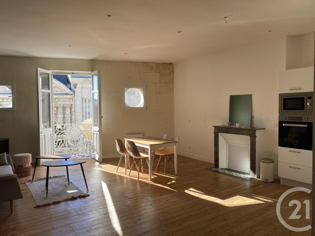 Appartement T2 à louer - 2 pièces - 62.78 m2 - ANGOULEME - 16 - POITOU-CHARENTES - Century 21 Aloha Immobilier Appartement T2 à louer - 2 pièces - 62.78 m2 - ANGOULEME - 16 - POITOU-CHARENTES - Century 21 Aloha Immobilier