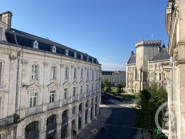 Appartement T2 à louer - 2 pièces - 62.78 m2 - ANGOULEME - 16 - POITOU-CHARENTES - Century 21 Aloha Immobilier Appartement T2 à louer - 2 pièces - 62.78 m2 - ANGOULEME - 16 - POITOU-CHARENTES - Century 21 Aloha Immobilier