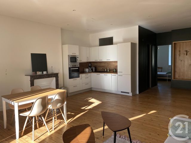 Appartement T2 à louer - 2 pièces - 62.78 m2 - ANGOULEME - 16 - POITOU-CHARENTES - Century 21 Aloha Immobilier Appartement T2 à louer - 2 pièces - 62.78 m2 - ANGOULEME - 16 - POITOU-CHARENTES - Century 21 Aloha Immobilier