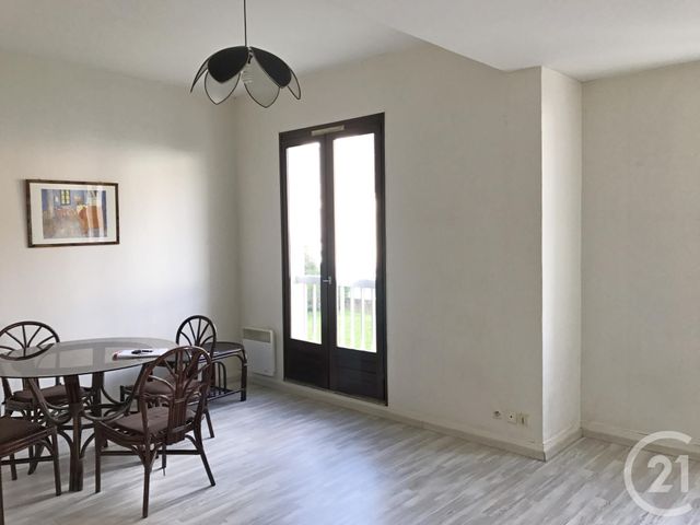 Appartement F1 à louer - 1 pièce - 32.0 m2 - ANGOULEME - 16 - POITOU-CHARENTES - Century 21 Aloha Immobilier Appartement F1 à louer - 1 pièce - 32.0 m2 - ANGOULEME - 16 - POITOU-CHARENTES - Century 21 Aloha Immobilier