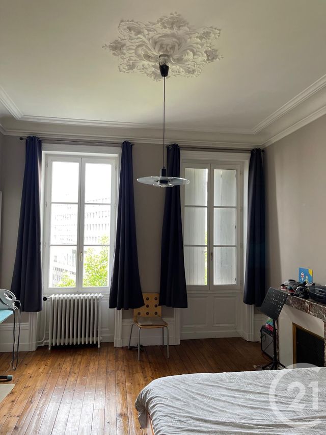 Afficher la photo en grand maison à vendre - 8 pièces - 240.0 m2 - ANGOULEME - 16 - POITOU-CHARENTES - Century 21 Aloha Immobilier