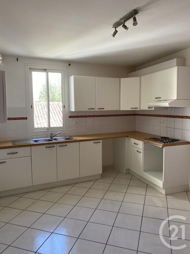 Afficher la photo en grand Appartement F3 à louer - 3 pièces - 78.0 m2 - ANGOULEME - 16 - POITOU-CHARENTES - Century 21 Aloha Immobilier