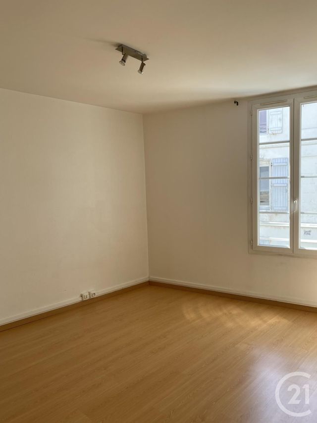 Afficher la photo en grand Appartement F3 à louer - 3 pièces - 78.0 m2 - ANGOULEME - 16 - POITOU-CHARENTES - Century 21 Aloha Immobilier