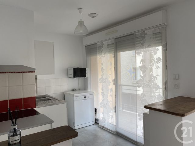 Afficher la photo en grand Appartement F3 à louer - 3 pièces - 63.0 m2 - ANGOULEME - 16 - POITOU-CHARENTES - Century 21 Aloha Immobilier
