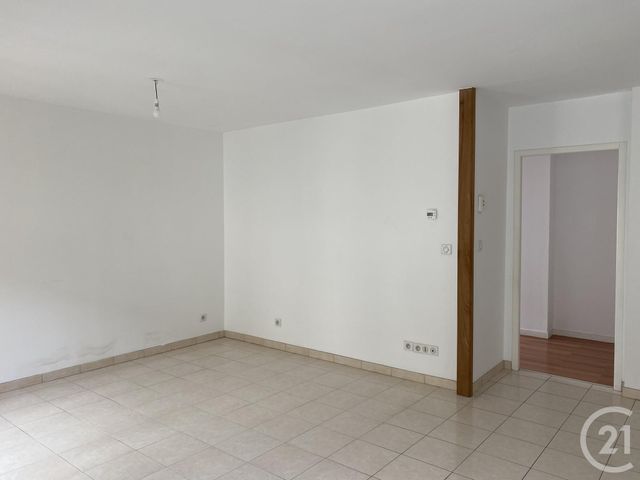 Afficher la photo en grand Appartement F3 à louer - 3 pièces - 63.0 m2 - ANGOULEME - 16 - POITOU-CHARENTES - Century 21 Aloha Immobilier