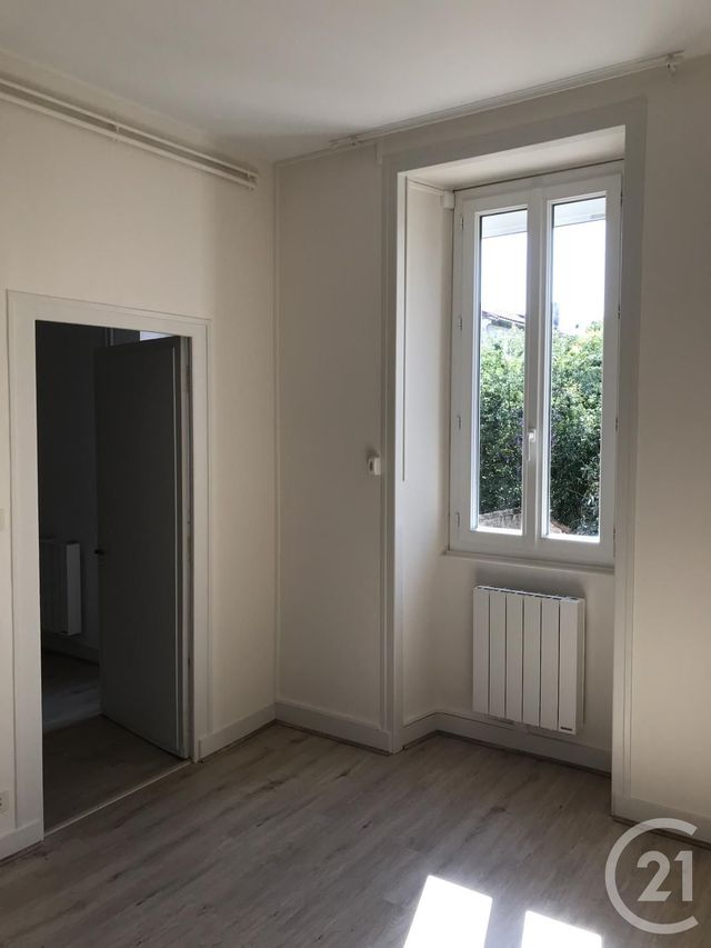 Afficher la photo en grand Appartement F2 à louer - 2 pièces - 29.0 m2 - ANGOULEME - 16 - POITOU-CHARENTES - Century 21 Aloha Immobilier