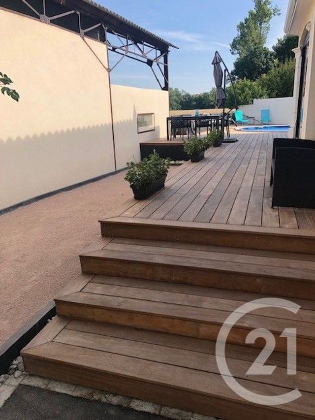 maison à vendre - 7 pièces - 157.0 m2 - CHAMPNIERS - 16 - POITOU-CHARENTES - Century 21 Aloha Immobilier