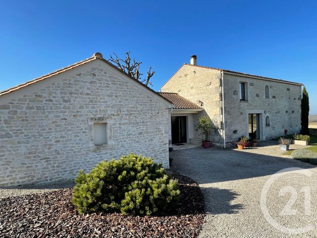 maison à vendre - 9 pièces - 197.95 m2 - ROUILLAC - 16 - POITOU-CHARENTES - Century 21 Aloha Immobilier