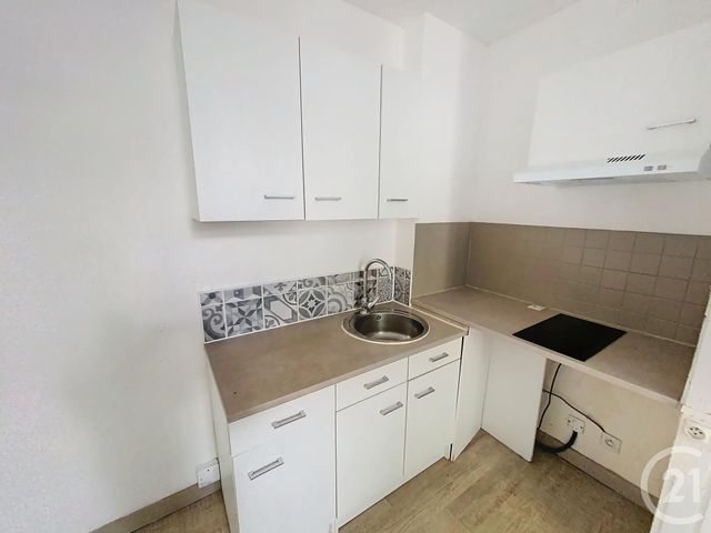 Appartement T2 à vendre - 2 pièces - 32.52 m2 - ANGOULEME - 16 - POITOU-CHARENTES - Century 21 Aloha Immobilier