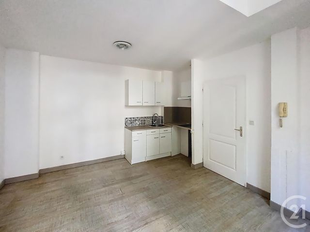 Appartement T2 à vendre - 2 pièces - 32.52 m2 - ANGOULEME - 16 - POITOU-CHARENTES - Century 21 Aloha Immobilier