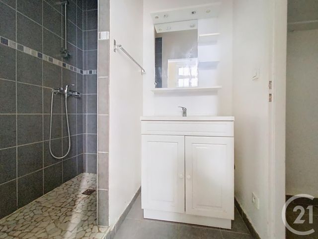 Appartement T2 à vendre - 2 pièces - 32.52 m2 - ANGOULEME - 16 - POITOU-CHARENTES - Century 21 Aloha Immobilier