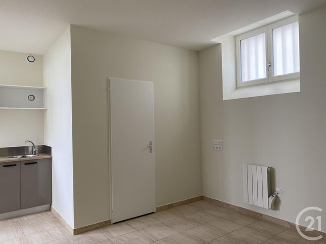 Appartement F1 à louer - 1 pièce - 26.0 m2 - ANGOULEME - 16 - POITOU-CHARENTES - Century 21 Aloha Immobilier