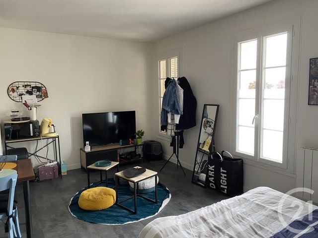 Studio à louer - 1 pièce - 27.0 m2 - ANGOULEME - 16 - POITOU-CHARENTES - Century 21 Aloha Immobilier