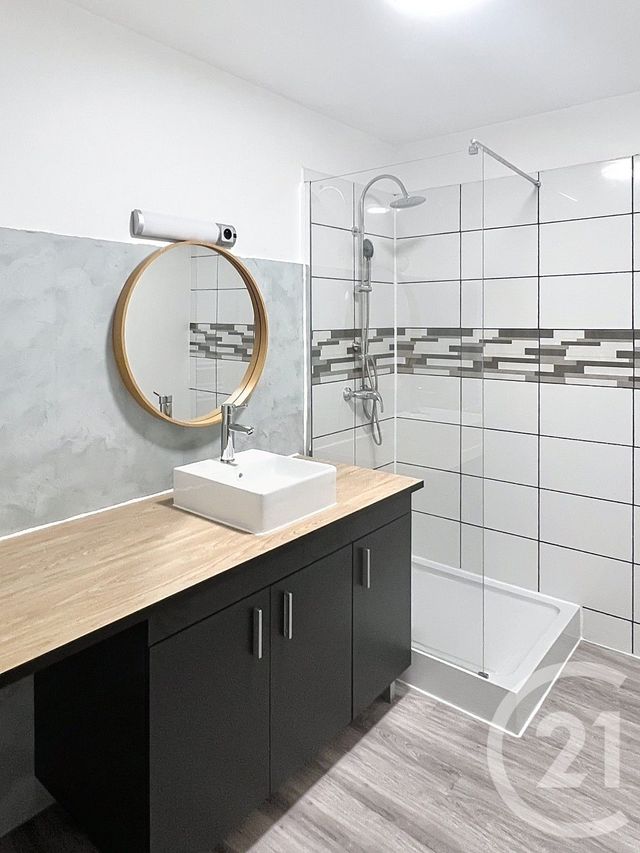 Appartement F2 à louer - 2 pièces - 47.23 m2 - VILLEBOIS LAVALETTE - 16 - POITOU-CHARENTES - Century 21 Aloha Immobilier