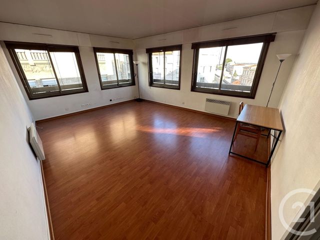 Appartement F2 à vendre - 2 pièces - 51.01 m2 - ANGOULEME - 16 - POITOU-CHARENTES - Century 21 Aloha Immobilier