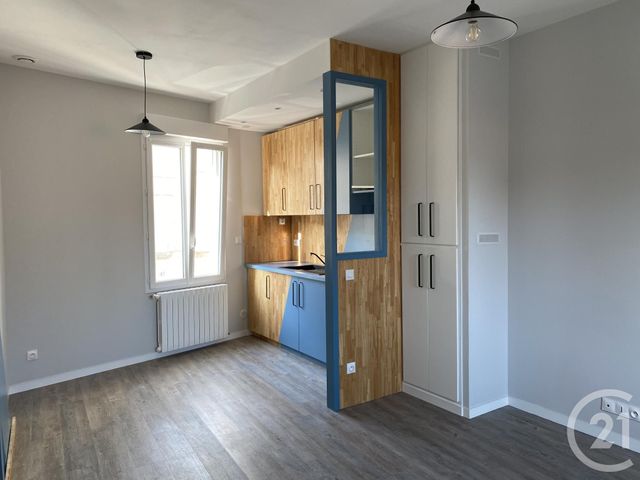 Appartement F3 à louer - 3 pièces - 73.0 m2 - ANGOULEME - 16 - POITOU-CHARENTES - Century 21 Aloha Immobilier