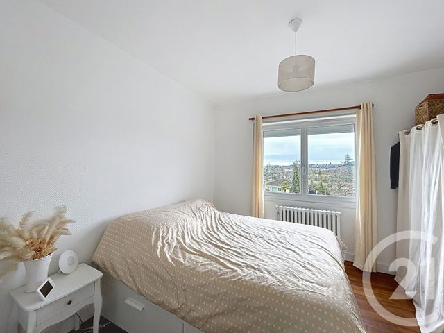 maison à louer - 3 pièces - 81.0 m2 - ST MICHEL - 16 - POITOU-CHARENTES - Century 21 Aloha Immobilier