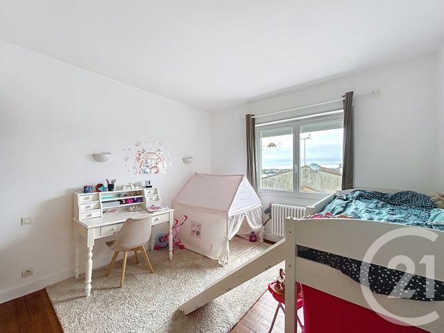 maison à louer - 3 pièces - 81.0 m2 - ST MICHEL - 16 - POITOU-CHARENTES - Century 21 Aloha Immobilier