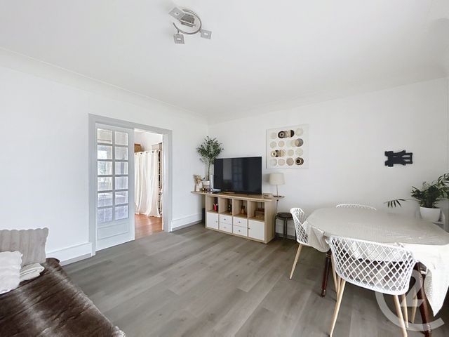 maison à louer - 3 pièces - 81.0 m2 - ST MICHEL - 16 - POITOU-CHARENTES - Century 21 Aloha Immobilier