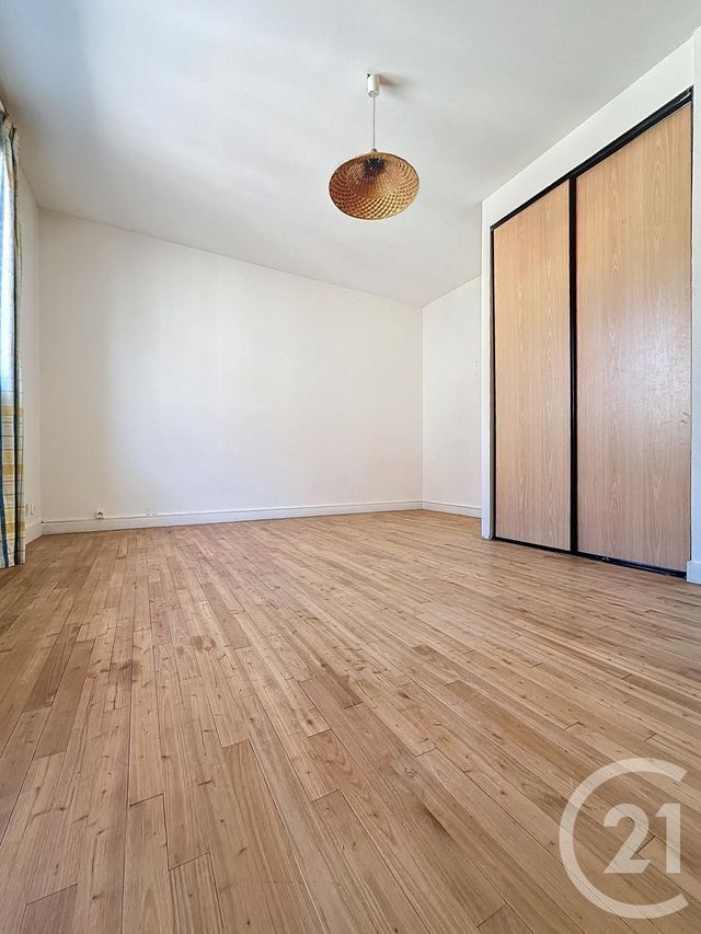 Afficher la photo en grand maison à vendre - 10 pièces - 240.0 m2 - ANGOULEME - 16 - POITOU-CHARENTES - Century 21 Aloha Immobilier