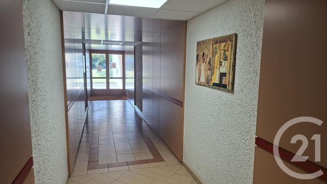 Appartement T1 à vendre - 1 pièce - 43.29 m2 - ANGOULEME - 16 - POITOU-CHARENTES - Century 21 Aloha Immobilier