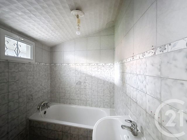 maison à vendre - 5 pièces - 81.12 m2 - ANGOULEME - 16 - POITOU-CHARENTES - Century 21 Aloha Immobilier