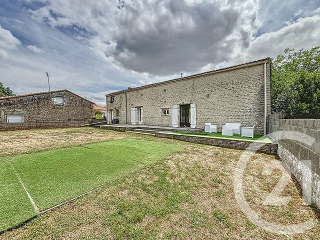 maison à vendre - 6 pièces - 218.0 m2 - JAULDES - 16 - POITOU-CHARENTES - Century 21 Aloha Immobilier