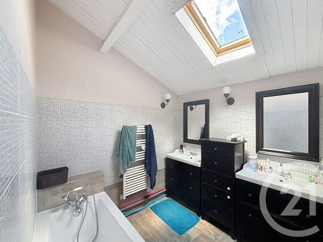 maison à vendre - 6 pièces - 218.0 m2 - JAULDES - 16 - POITOU-CHARENTES - Century 21 Aloha Immobilier