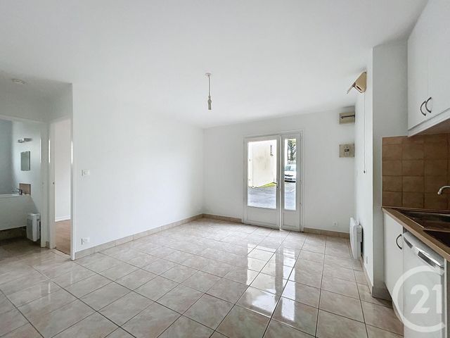 Appartement F2 à louer - 2 pièces - 32.09 m2 - ST MICHEL - 16 - POITOU-CHARENTES - Century 21 Aloha Immobilier