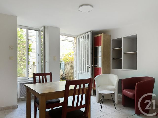 Appartement Studio à louer - 1 pièce - 22.16 m2 - ANGOULEME - 16 - POITOU-CHARENTES - Century 21 Aloha Immobilier