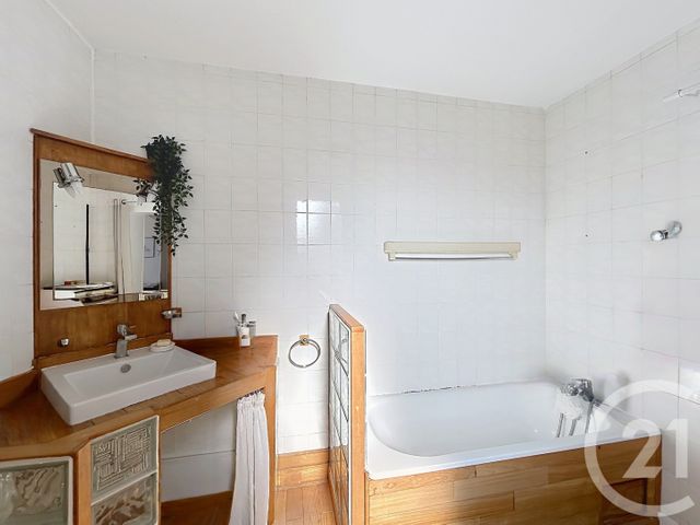 maison à louer - 5 pièces - 100.91 m2 - ANGOULEME - 16 - POITOU-CHARENTES - Century 21 Aloha Immobilier