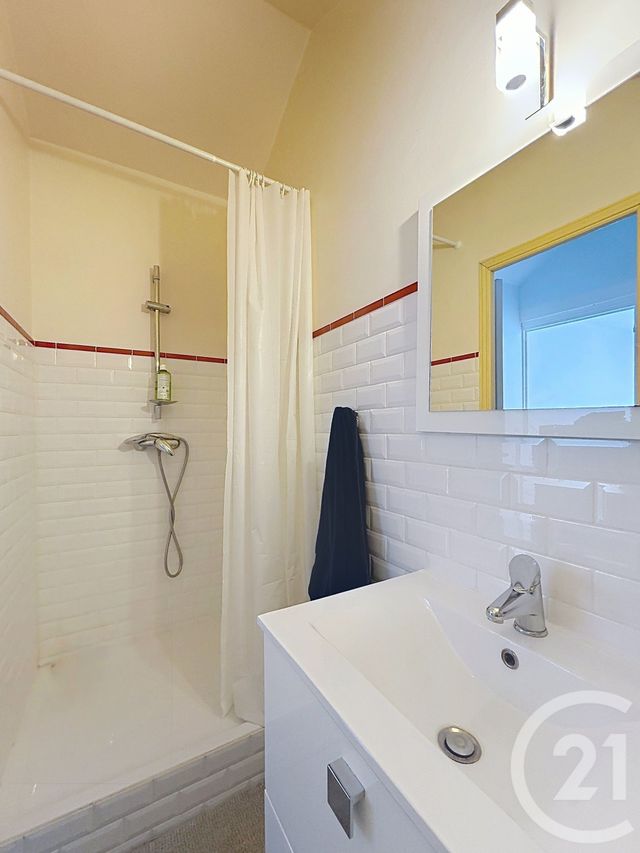 maison à louer - 5 pièces - 100.91 m2 - ANGOULEME - 16 - POITOU-CHARENTES - Century 21 Aloha Immobilier
