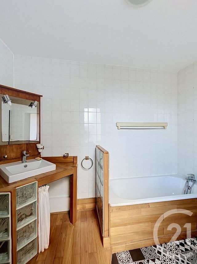 maison à louer - 5 pièces - 100.91 m2 - ANGOULEME - 16 - POITOU-CHARENTES - Century 21 Aloha Immobilier
