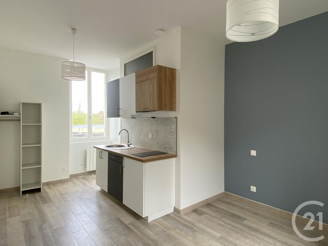 Appartement Studio à louer - 1 pièce - 19.0 m2 - ANGOULEME - 16 - POITOU-CHARENTES - Century 21 Aloha Immobilier