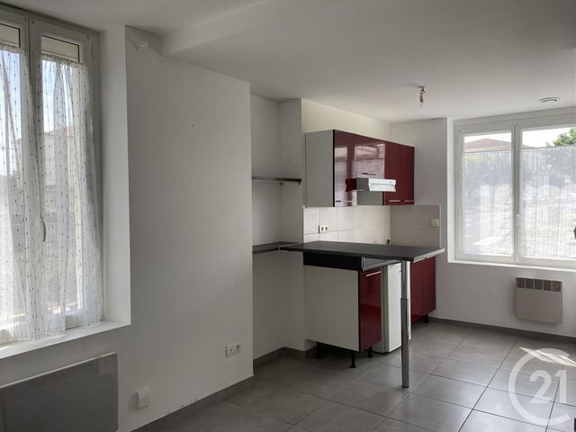 Appartement F1 à louer - 1 pièce - 17.98 m2 - ANGOULEME - 16 - POITOU-CHARENTES - Century 21 Aloha Immobilier