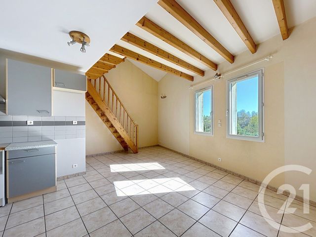Appartement T2 à louer - 2 pièces - 52.0 m2 - ANGOULEME - 16 - POITOU-CHARENTES - Century 21 Aloha Immobilier