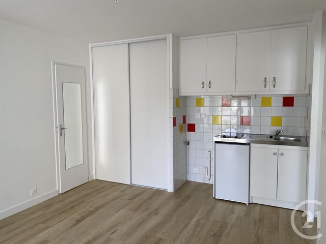 Appartement F2 à louer - 2 pièces - 30.5 m2 - ST MICHEL - 16 - POITOU-CHARENTES - Century 21 Aloha Immobilier