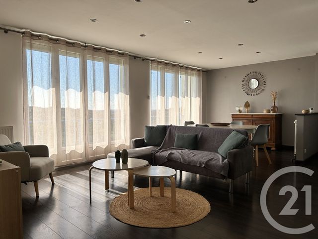 Appartement F3 à louer - 3 pièces - 78.98 m2 - ANGOULEME - 16 - POITOU-CHARENTES - Century 21 Aloha Immobilier