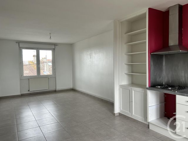Appartement F3 à louer - 3 pièces - 62.76 m2 - ANGOULEME - 16 - POITOU-CHARENTES - Century 21 Aloha Immobilier