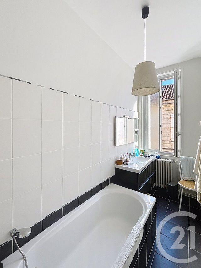 maison à vendre - 6 pièces - 110.0 m2 - ANGOULEME - 16 - POITOU-CHARENTES - Century 21 Aloha Immobilier