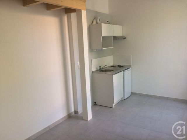 Appartement F2 à louer - 2 pièces - 32.48 m2 - LA COURONNE - 16 - POITOU-CHARENTES - Century 21 Aloha Immobilier