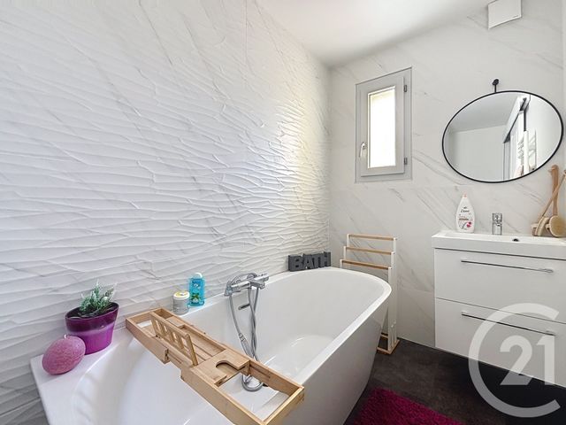 Afficher la photo en grand maison à vendre - 7 pièces - 160.0 m2 - ANGOULEME - 16 - POITOU-CHARENTES - Century 21 Aloha Immobilier