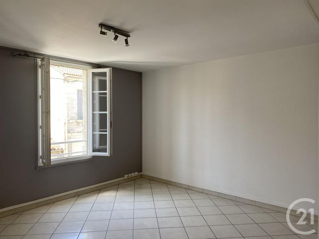 Appartement F3 à louer - 3 pièces - 78.0 m2 - ANGOULEME - 16 - POITOU-CHARENTES - Century 21 Aloha Immobilier