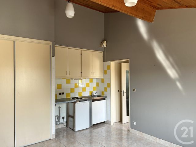 Appartement F2 à louer - 2 pièces - 31.8 m2 - ST MICHEL - 16 - POITOU-CHARENTES - Century 21 Aloha Immobilier